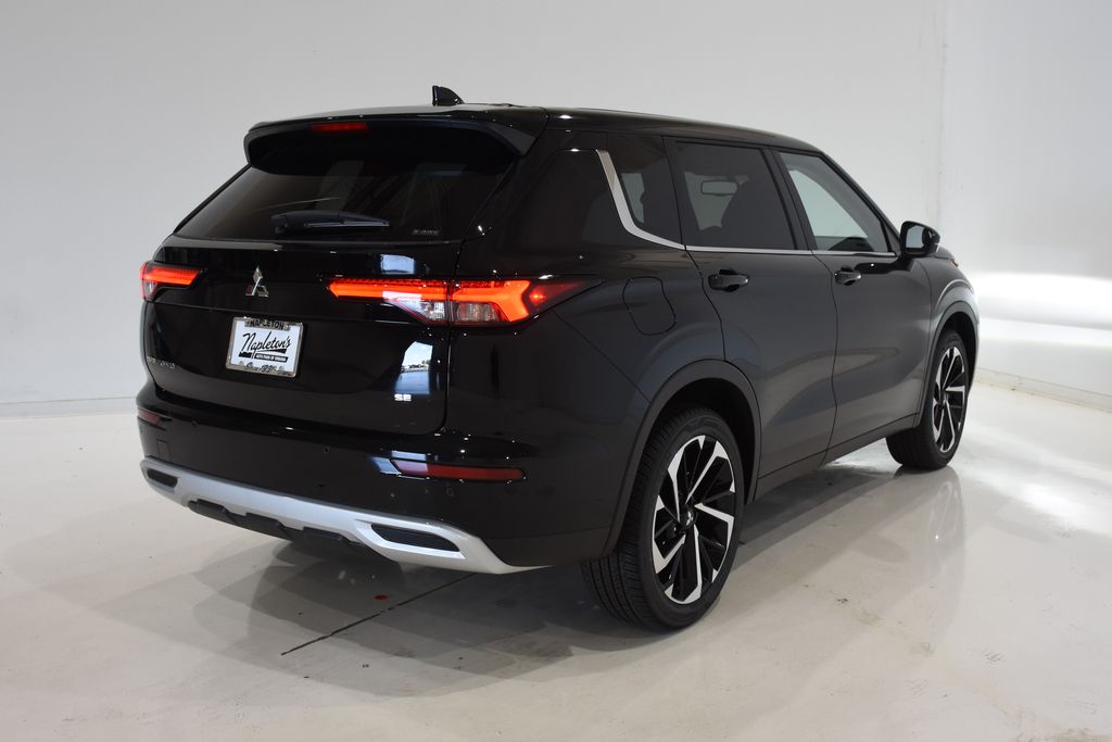 2024 Mitsubishi Outlander SE 4