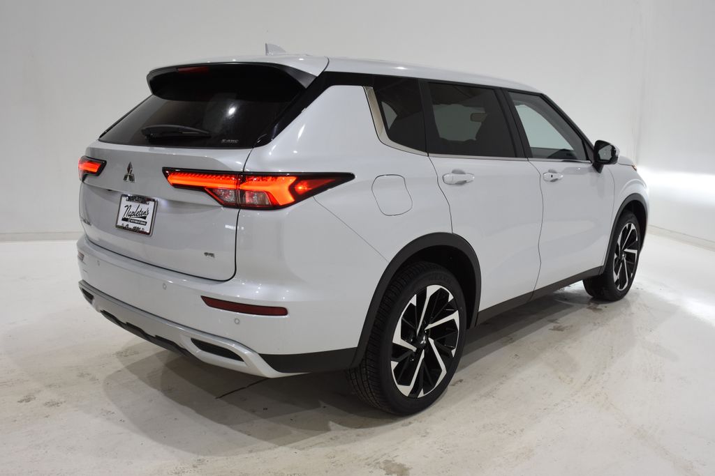 2024 Mitsubishi Outlander SE 4