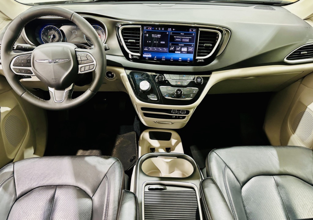 2022 Chrysler Pacifica Hybrid Touring L 9