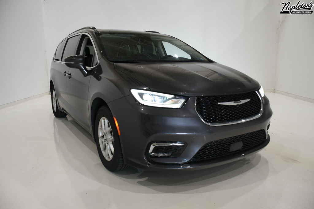 2022 Chrysler Pacifica Touring L 1