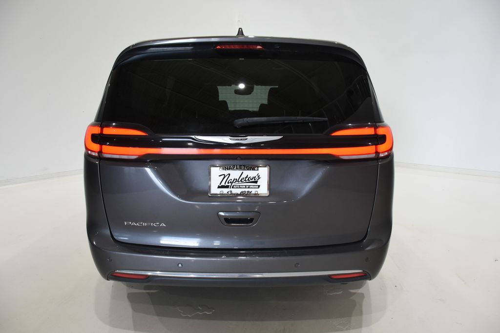 2022 Chrysler Pacifica Touring L 5