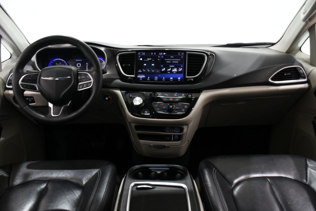 2022 Chrysler Pacifica Touring L 8