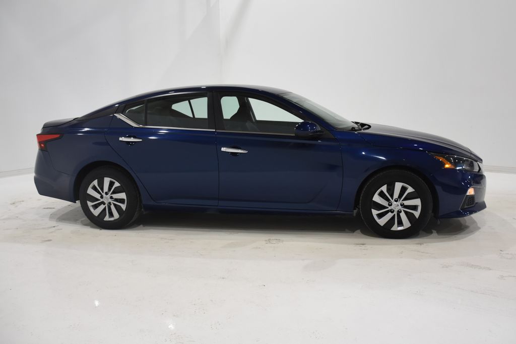 2022 Nissan Altima 2.5 S 3