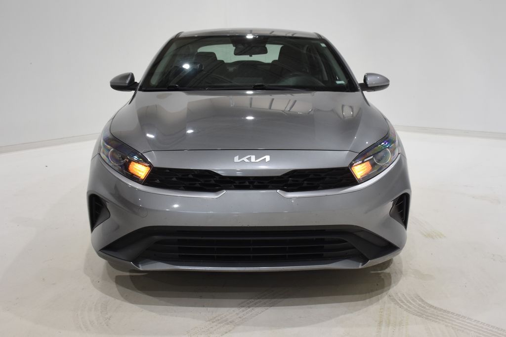 2022 Kia Forte LXS 2