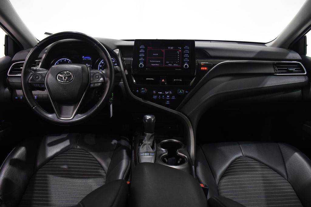 2022 Toyota Camry SE 8