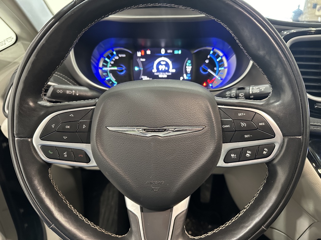 2022 Chrysler Pacifica Hybrid Touring L 11