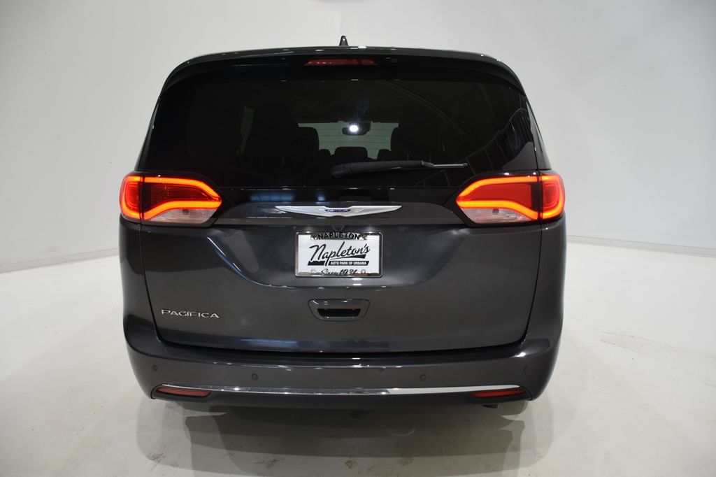 2022 Chrysler Pacifica Touring L 5