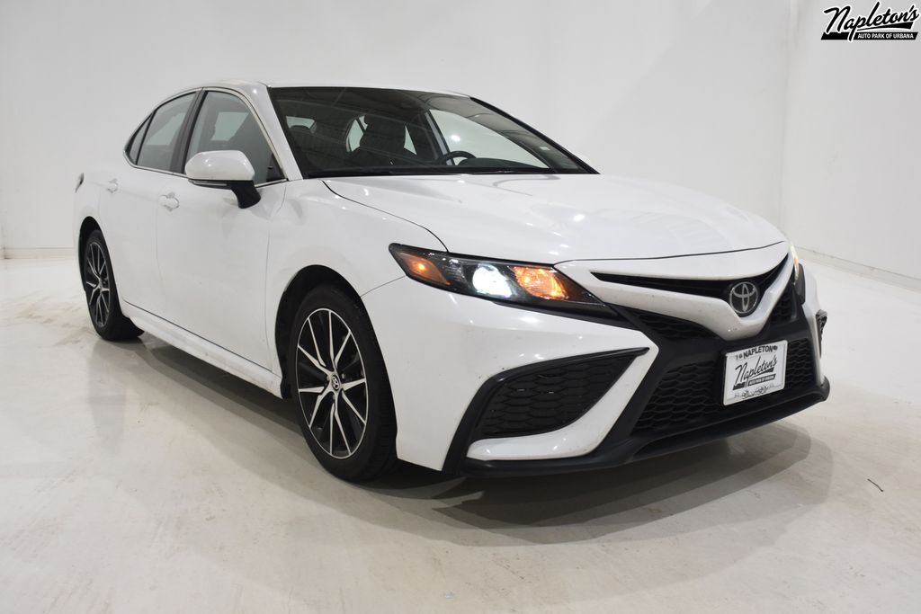 2021 Toyota Camry SE 1