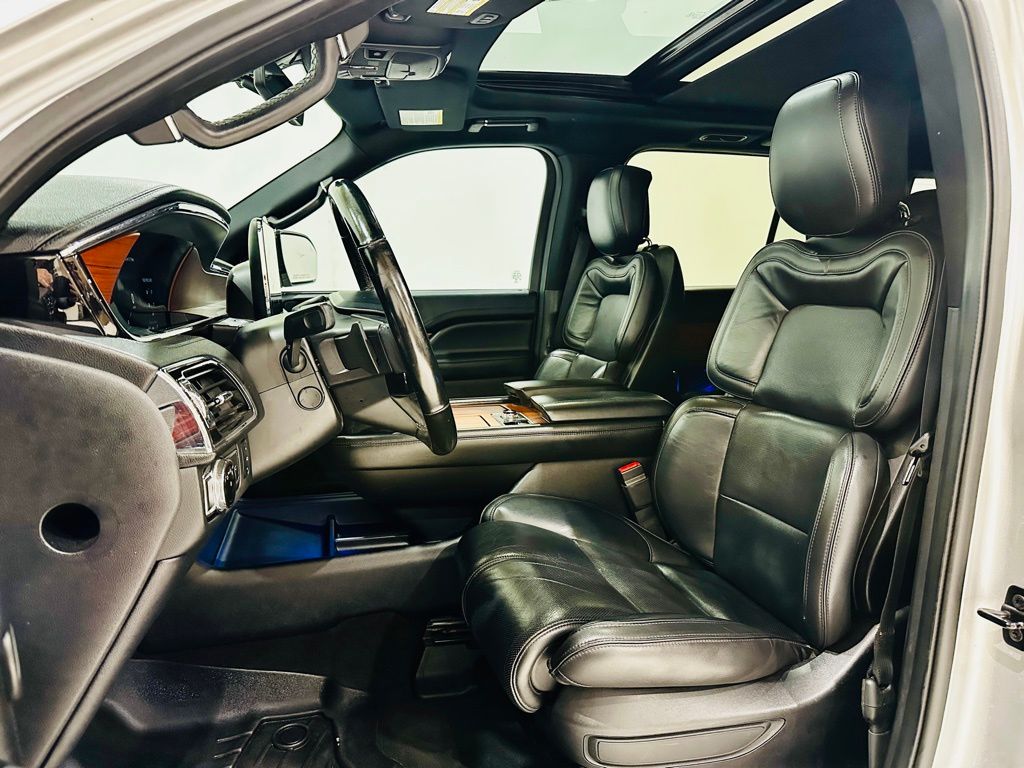 2018 Lincoln Navigator Select 17