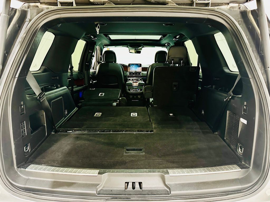 2018 Lincoln Navigator Select 32