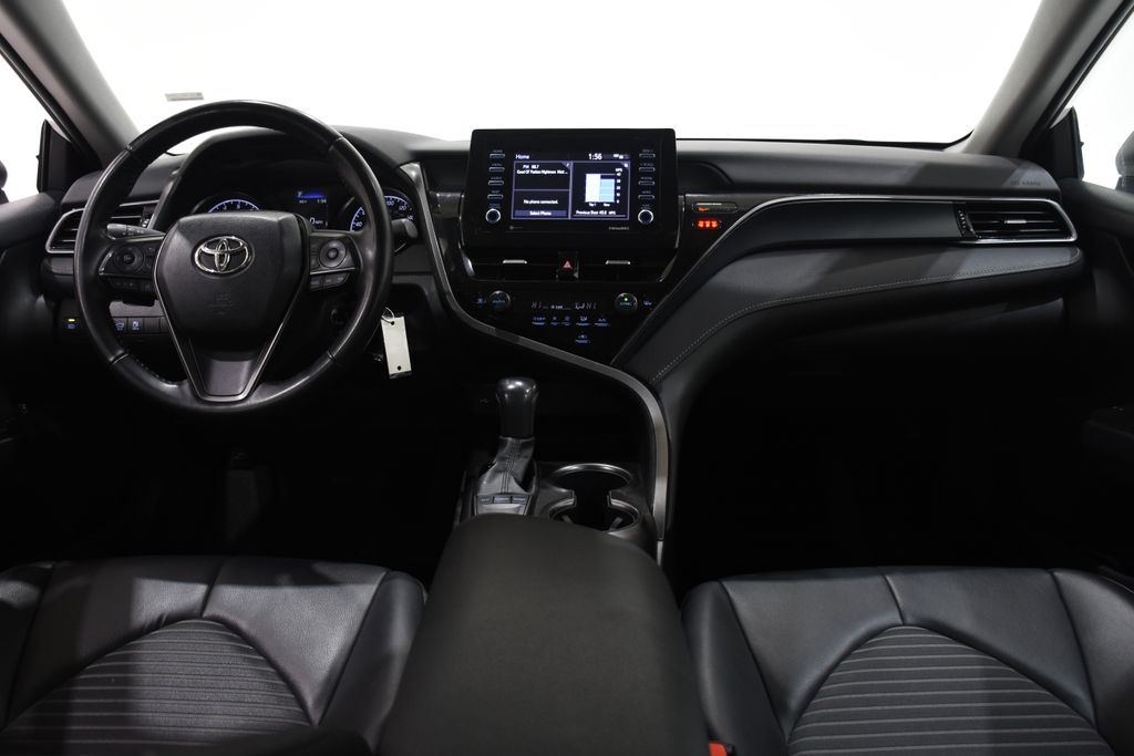 2022 Toyota Camry SE 8