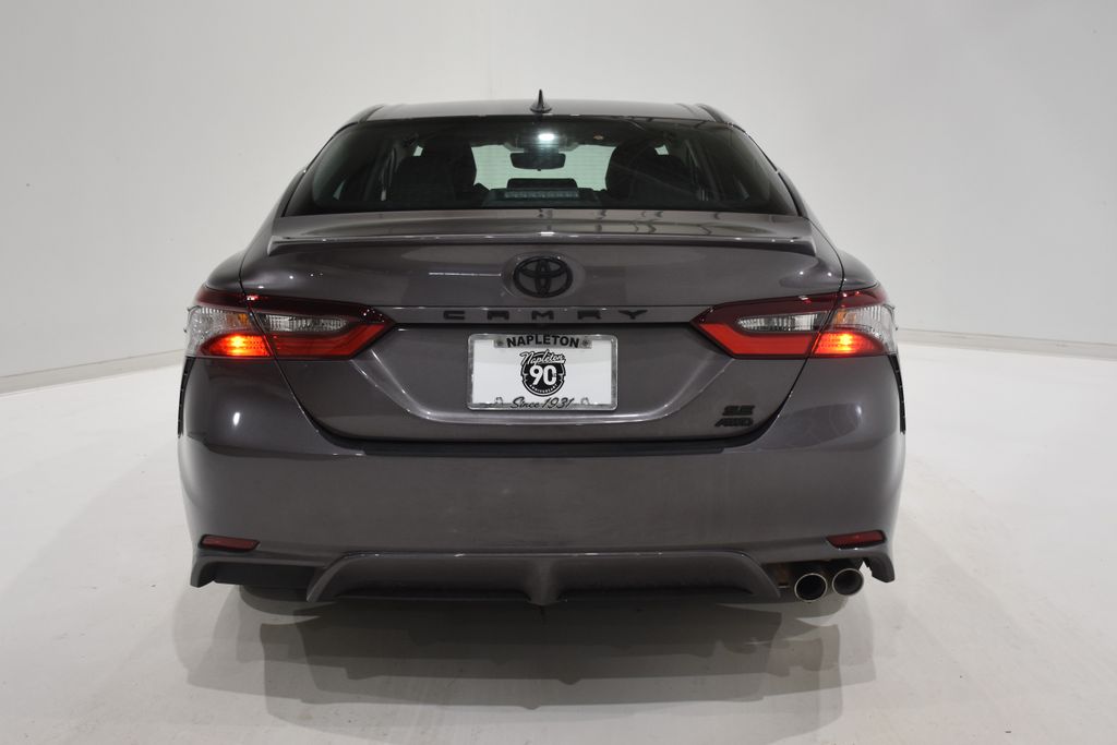 2022 Toyota Camry SE 4