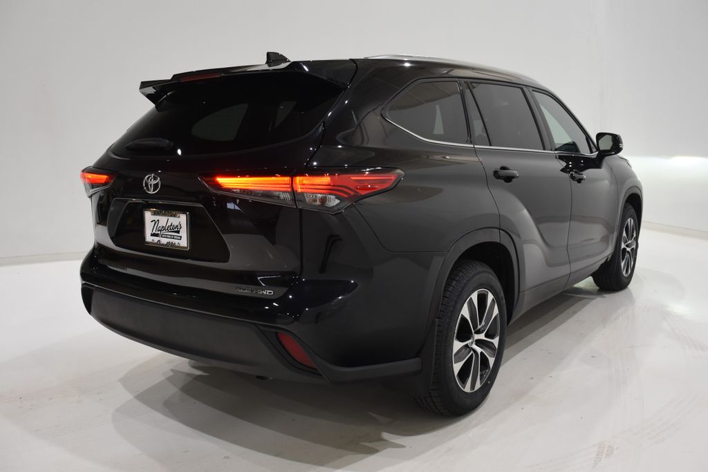 2021 Toyota Highlander XLE 4