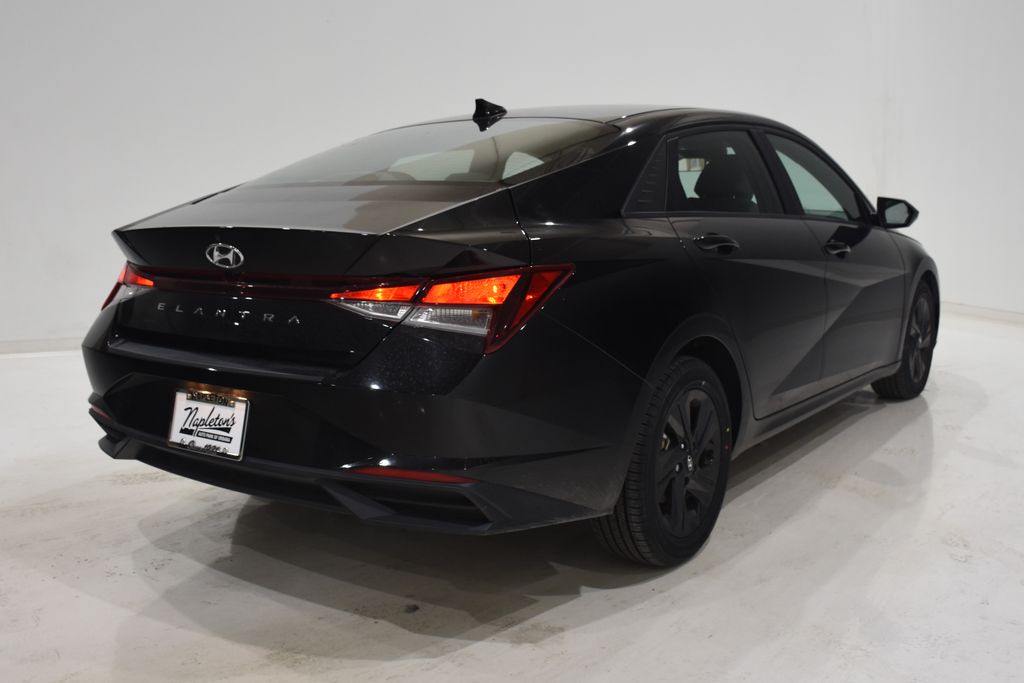 2021 Hyundai Elantra SEL 4