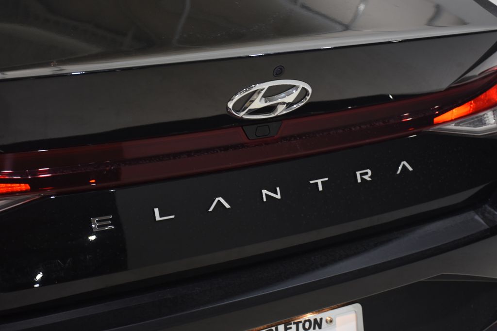 2021 Hyundai Elantra SEL 25