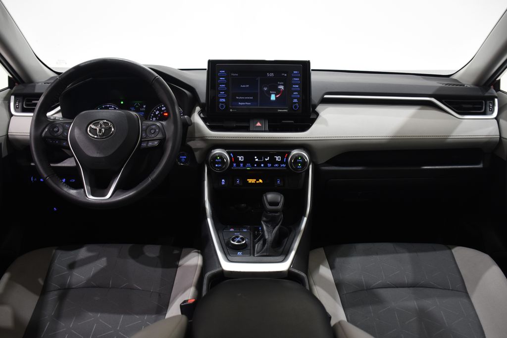 2022 Toyota RAV4 Hybrid XLE 8