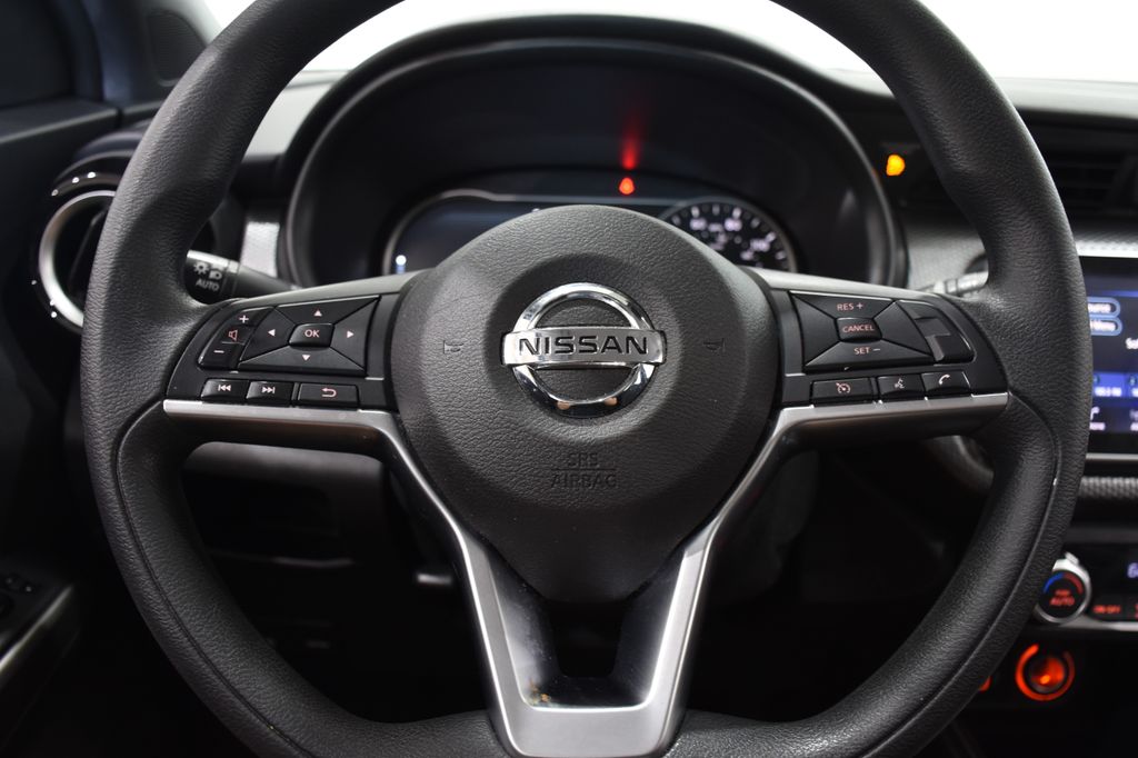 2020 Nissan Kicks SV 9