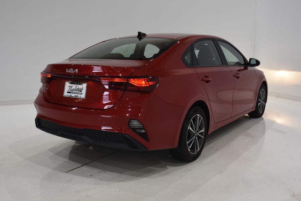 2022 Kia Forte LXS 4