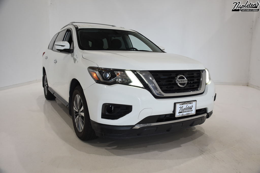 2020 Nissan Pathfinder S 1