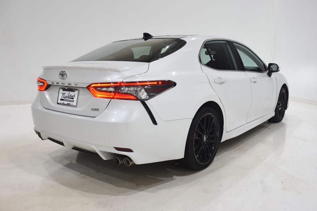 2022 Toyota Camry XSE 4