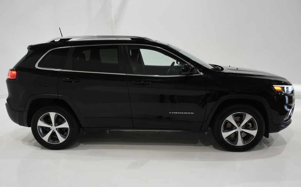 2021 Jeep Cherokee Limited 3