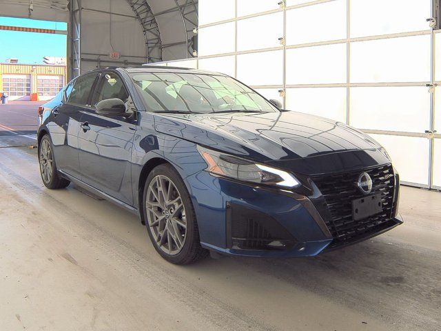 2023 Nissan Altima 2.0 SR 4