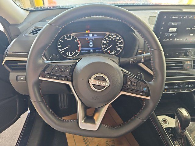 2023 Nissan Altima 2.0 SR 11