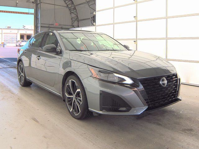 2023 Nissan Altima 2.5 SR 4