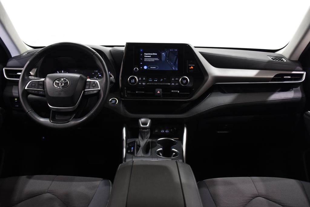 2023 Toyota Highlander L 8