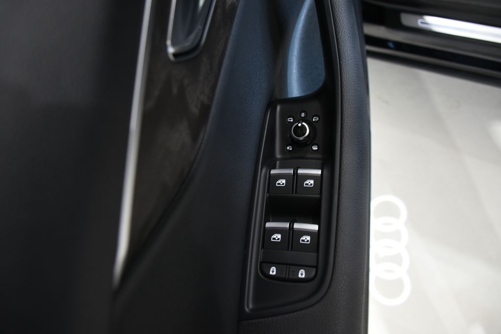 2021 Audi Q7 55 Premium Plus 18