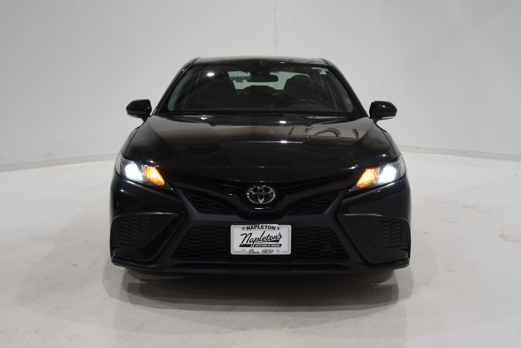 2023 Toyota Camry SE 2