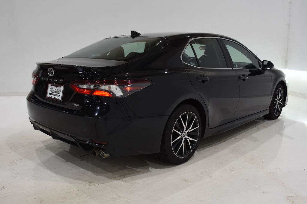 2023 Toyota Camry SE 4