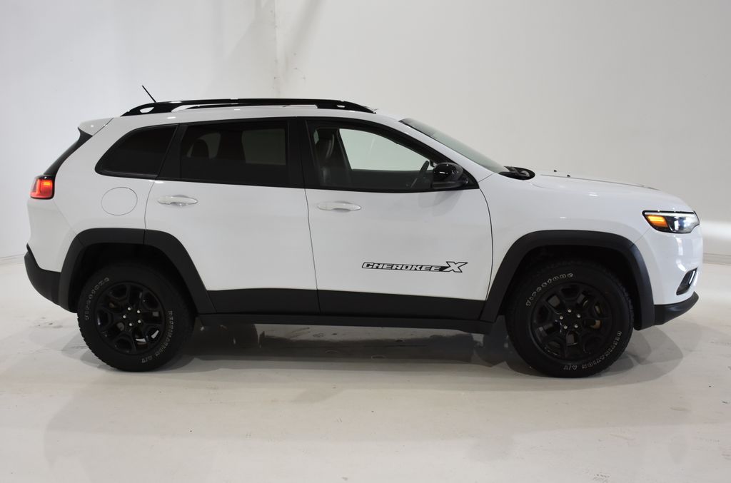 2022 Jeep Cherokee X 3