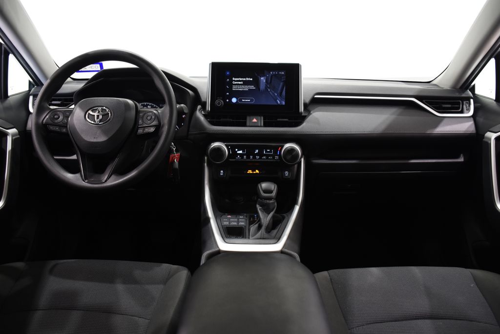 2023 Toyota RAV4 LE 8