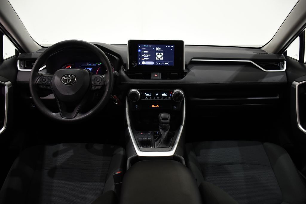 2023 Toyota RAV4 LE 7