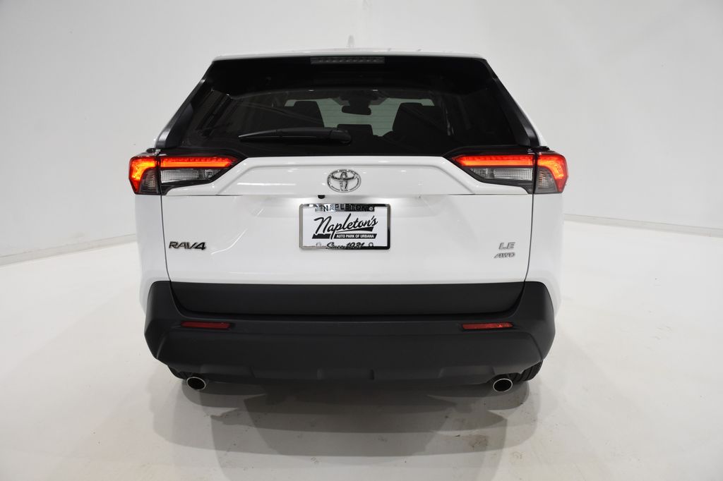 2023 Toyota RAV4 LE 5