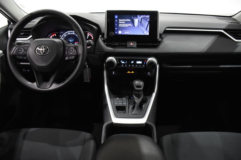 2023 Toyota RAV4 LE 8