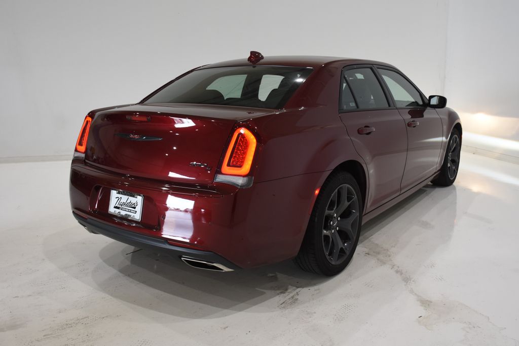 2023 Chrysler 300 S 4