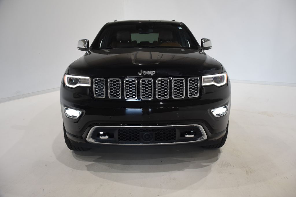 2021 Jeep Grand Cherokee Overland 1