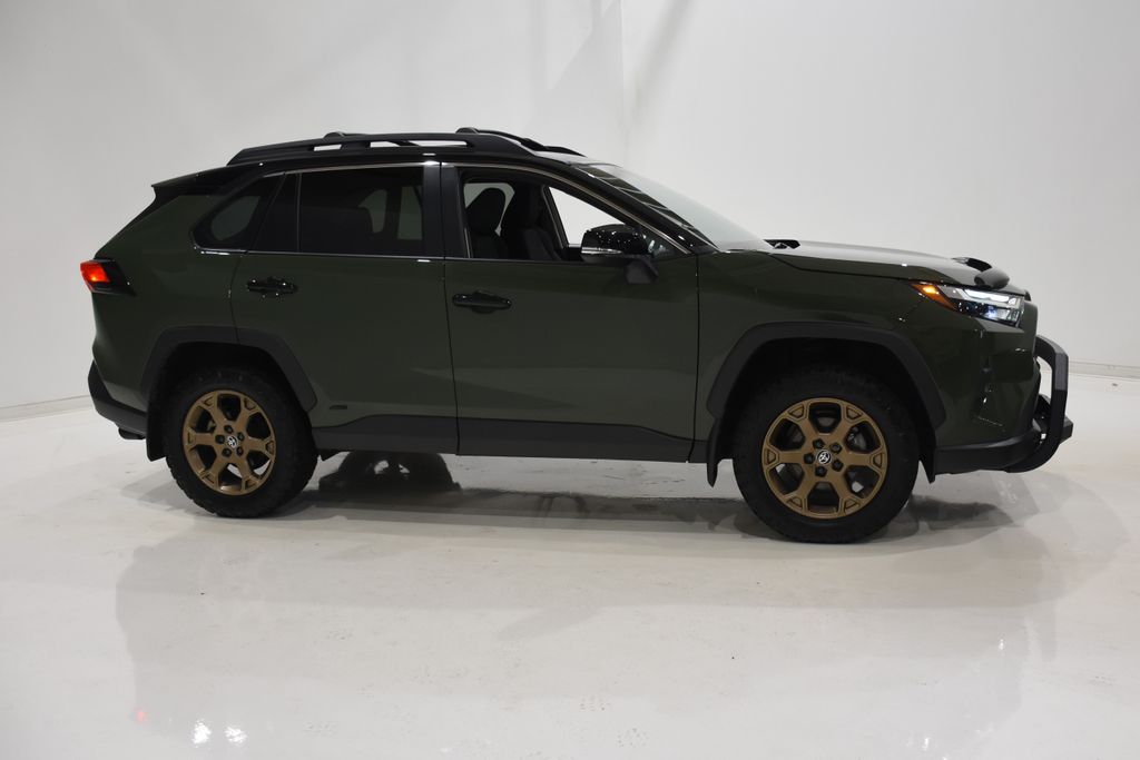 2024 Toyota RAV4 Hybrid Woodland Edition 3