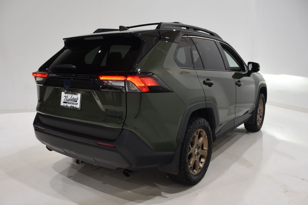 2024 Toyota RAV4 Hybrid Woodland Edition 4