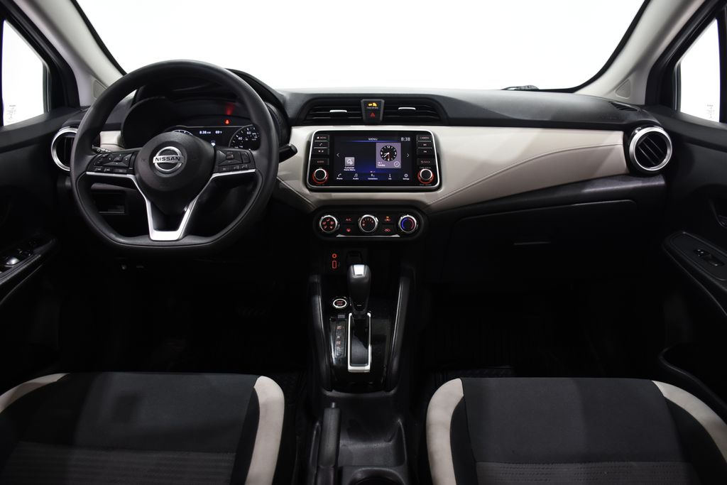 2021 Nissan Versa 1.6 SV 8