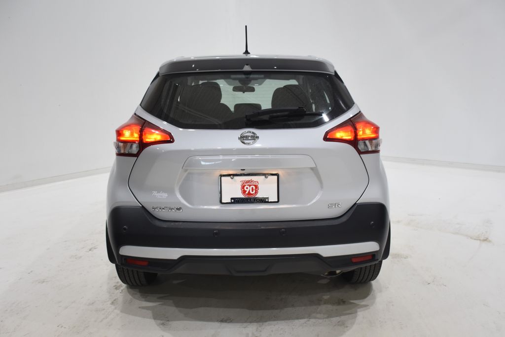 2020 Nissan Kicks SR 5