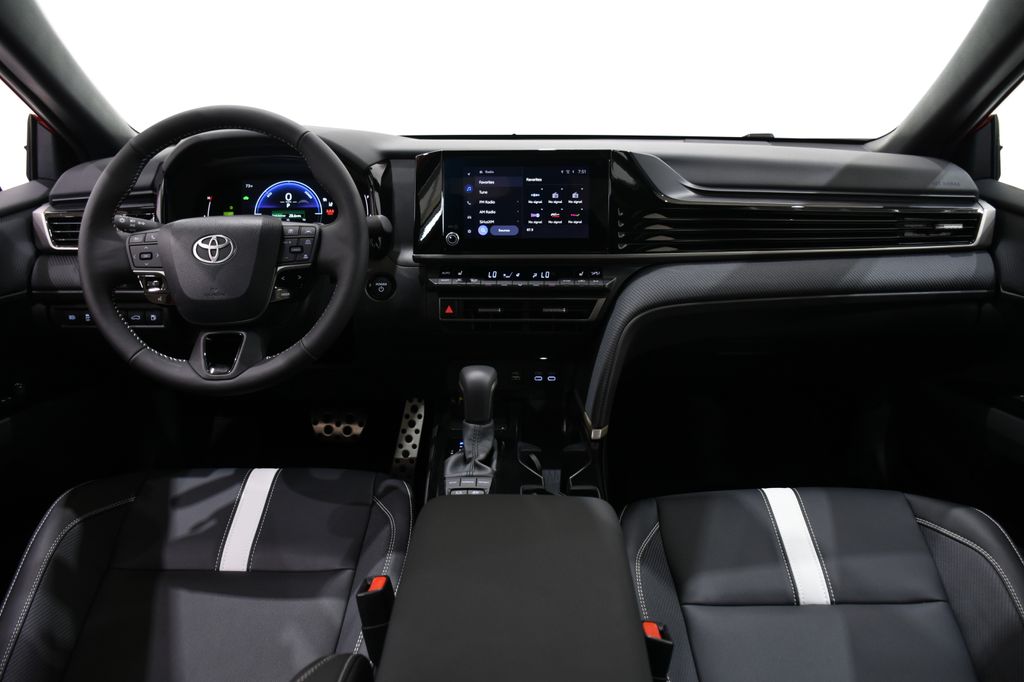 2025 Toyota Camry SE 8