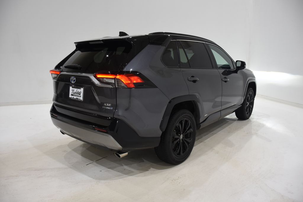 2022 Toyota RAV4 Hybrid XSE 4