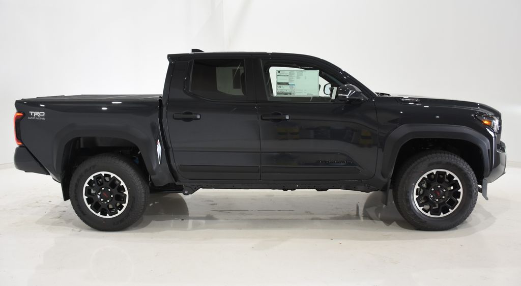 2024 Toyota Tacoma Hybrid TRD Off Road 3