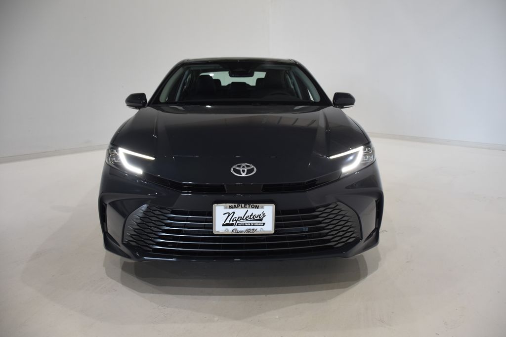 2025 Toyota Camry XLE 2