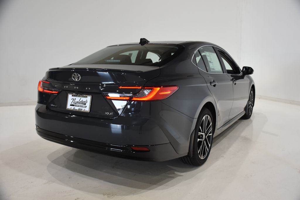 2025 Toyota Camry XLE 4