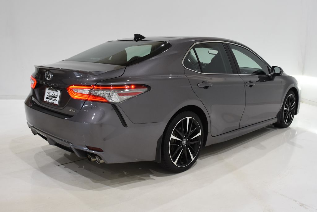 2019 Toyota Camry XSE 4