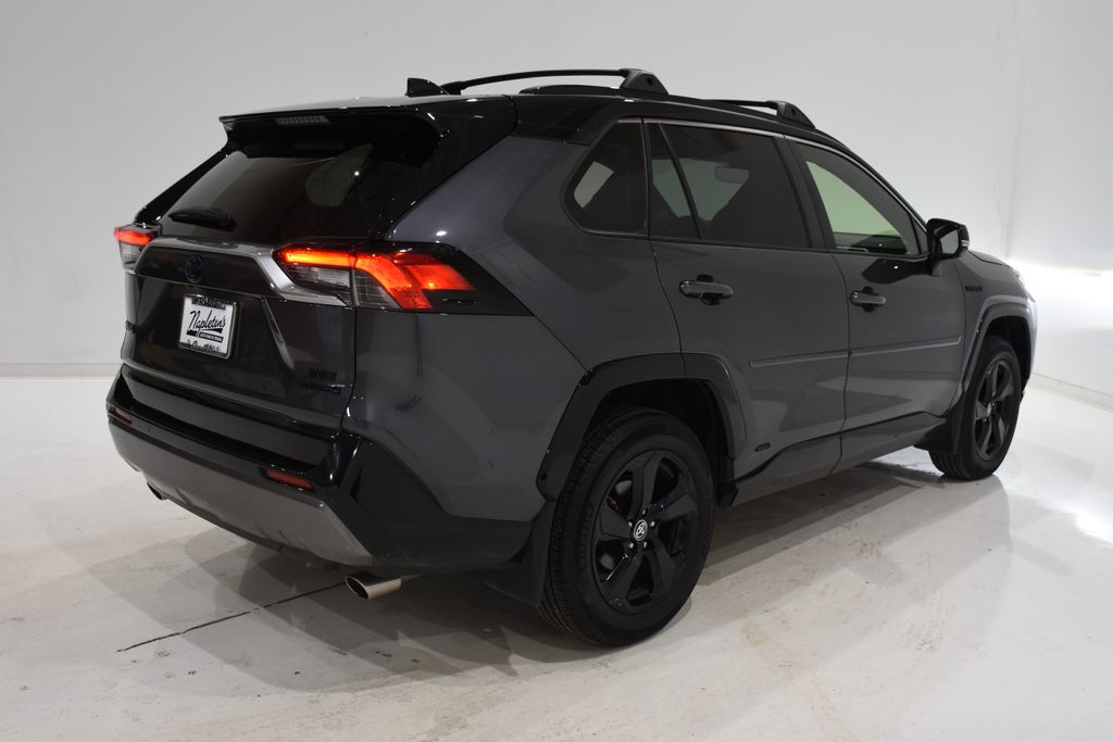 2021 Toyota RAV4 Hybrid XSE 4